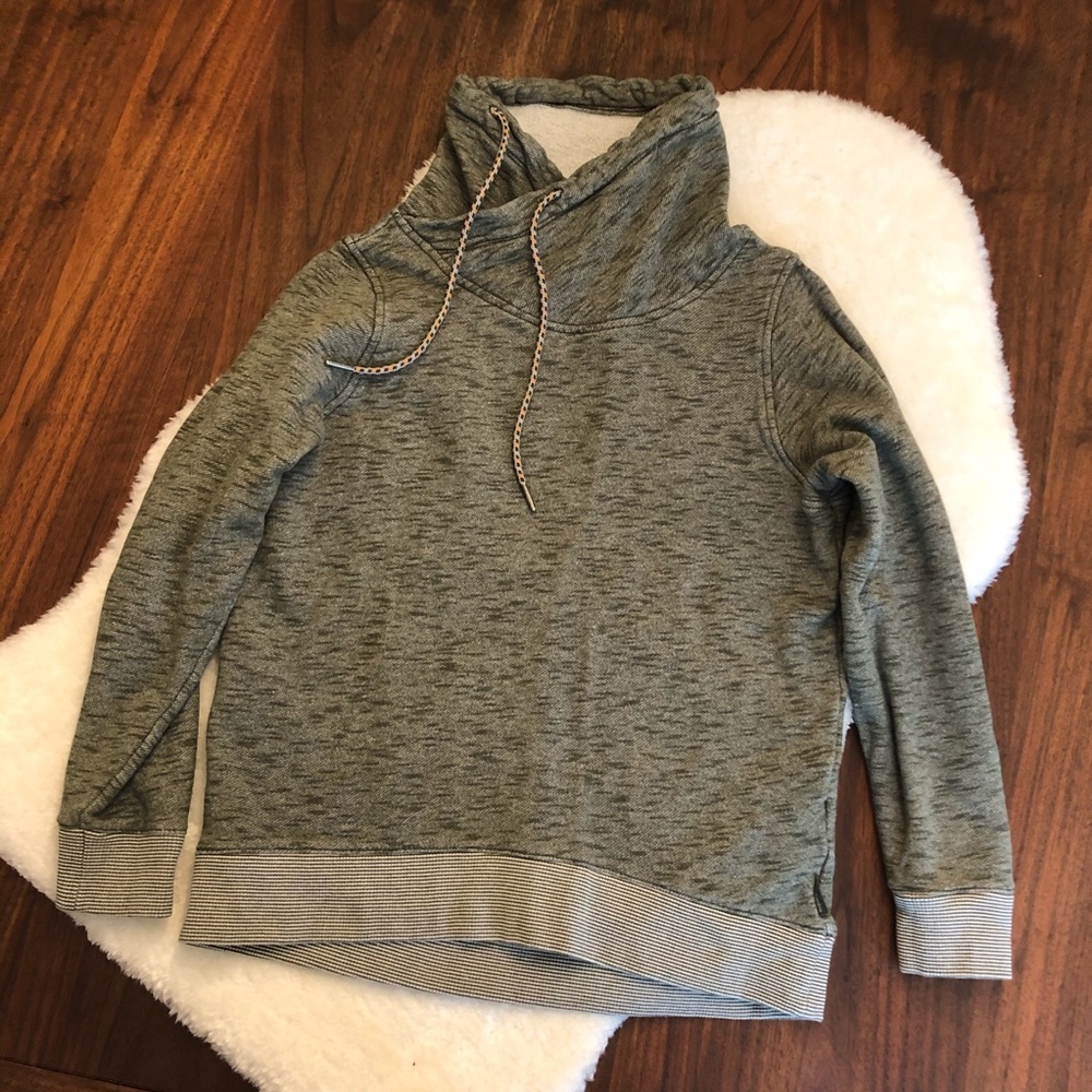 Columbia sweatshirt